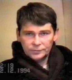 Сахнов Эдуард Георгиевич 07.01.61г.р., кличка «Сахно», уроженец г. Комсомольска-на-Амуре. «Коронован» в 1990 г. Судим: 1979г. – ст. 206 ч.2 УК РСФСР – 2 года л.с., 1982г. – ст. 146 ч.2 УК РСФСР – 7 лет л.с., 2009г. -ст.ст. 210 ч. 1, 126 ч.3 п.А УК РФ - 25 лет л.с. Лидер дальневосточного ПС «общак».