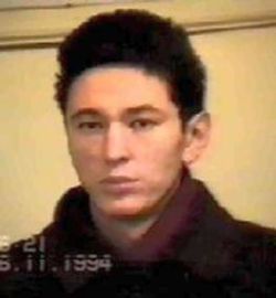 Семакин Олег Валентинович 24.04.65г.р., кличка «Ева», уроженец г. Комсомольска-на-Амуре. «Коронован» в 1993 г. Судим: 1979г. – ст. ст. 144 ч. 1; 218 ч. 1 УК РСФСР – 2 года л.с., 1982г. - ст. 144 ч.2 УК РСФСР - 5 лет л.с., 1983г. – ст. 145 ч. 2 УК РСФСР – 3 года л.с., 1988г.- ст. 144 ч.2 УК РСФСР – 3 года л.с., 2009г. -ст.ст. 210 ч.1, 126 ч.3 п.А УК РФ - 23 года л.с. В криминальных кругах был известен как «куратор» Сахалинской области.