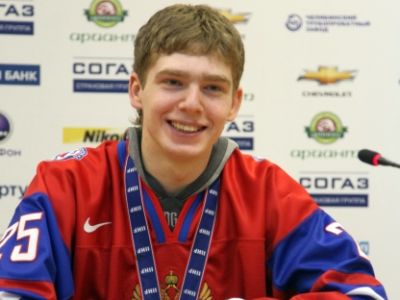 Нападающий «Трактора» и сборной России Евгений Кузнецов