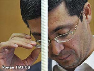 Роман Панов, экс-замглавы Министерства регионального развития России. Стал известным благодаря скандалу с потенциальным хищением 93 млн рублей. В октябре 2012 года он избран председателем правительства Пермского края, но так и не успел вступить в должность.