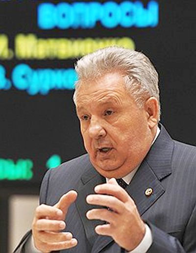 Министру по развитию Дальнего Востока Виктору Ишаеву вопрос о содержательных полномочиях его министерства пока прояснить не удается. Фото: Павел Кассин / Коммерсантъ